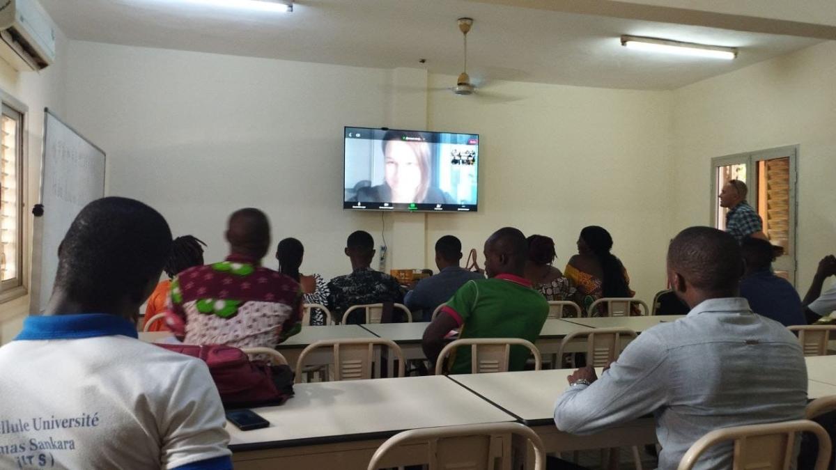 Студенты из Буркина-Фасо присоединились к курсовому обучению от СПбГУ